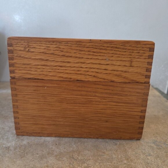 Vintage Remington Rand Oak Wood Dovetailed Index Recipe Card File Box Farmhouse - Picture 7 of 9